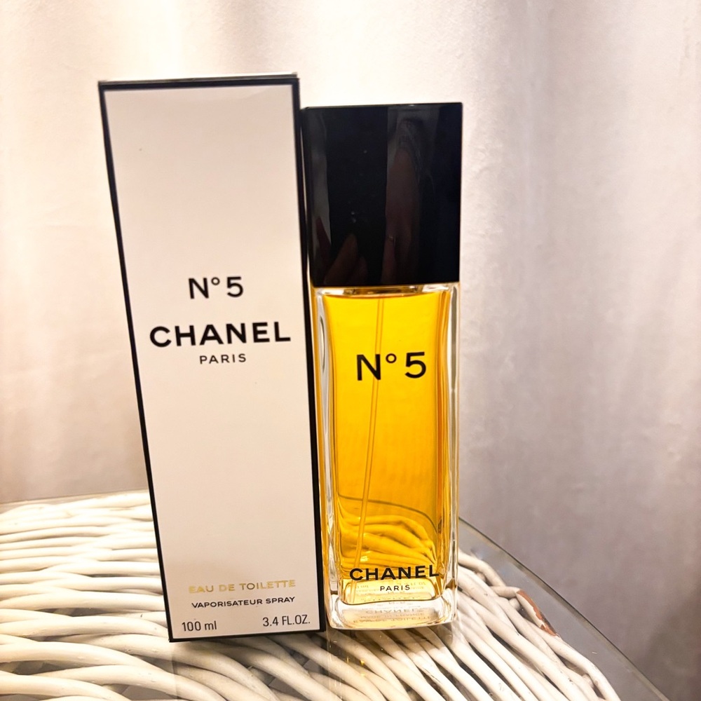 CHANEL No. 5 Eau de Toilette 100ml - Elegant White Design